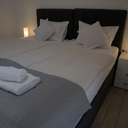 Apartmaji Soncek Izola Exteriör bild