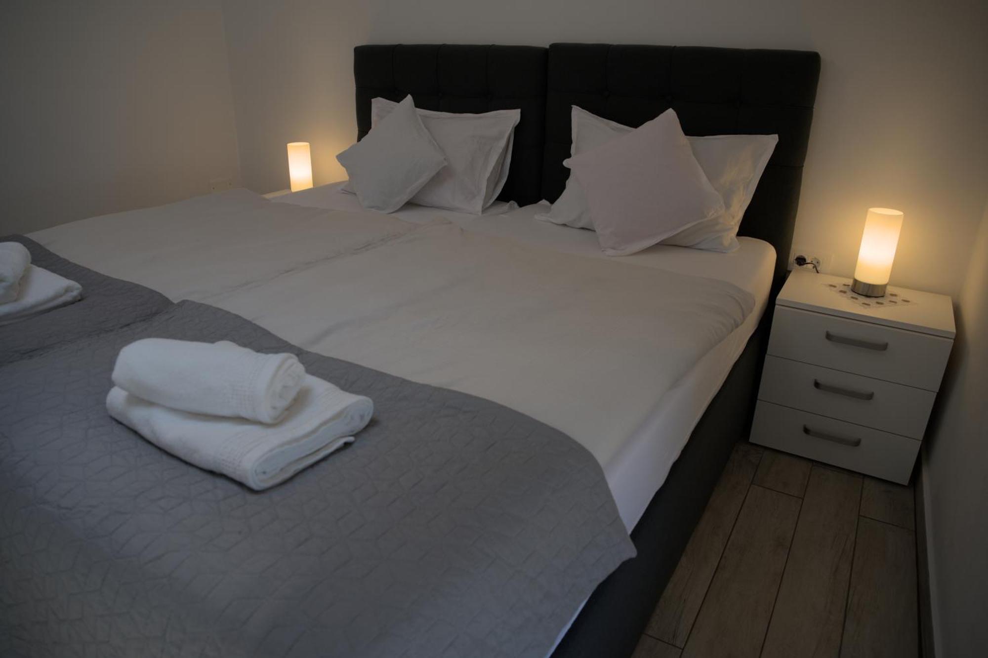 Apartmaji Soncek Izola Exteriör bild
