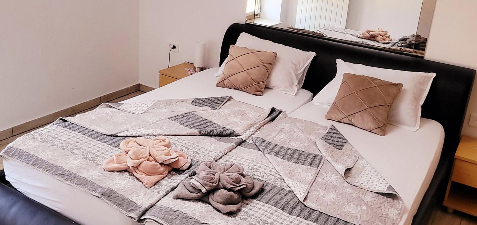 Apartmaji Soncek Izola Exteriör bild